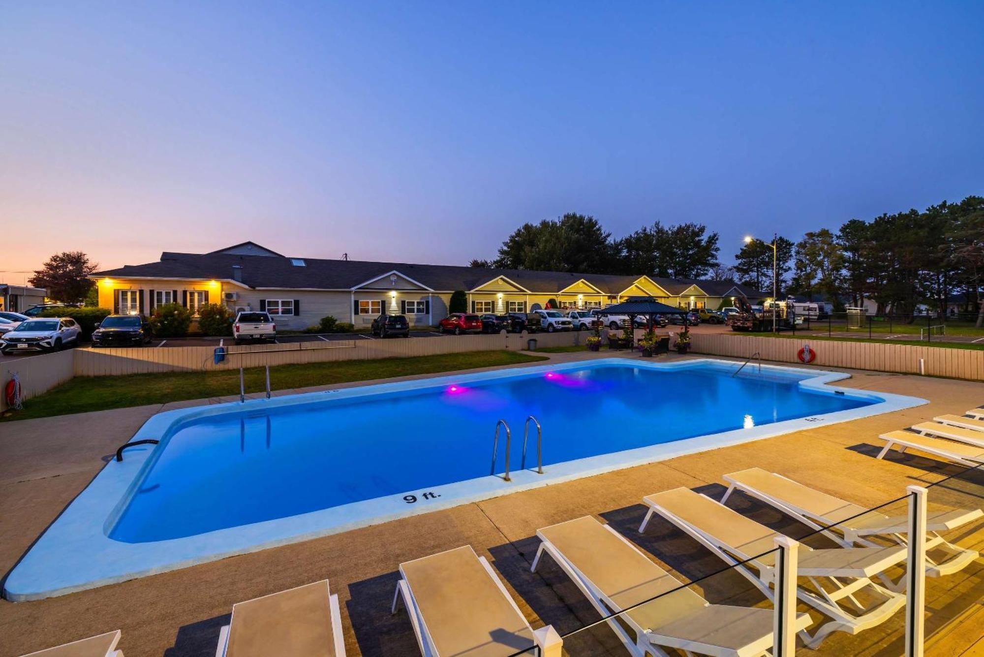 Quality Inn & Suites Garden Of The Gulf Summerside Ngoại thất bức ảnh